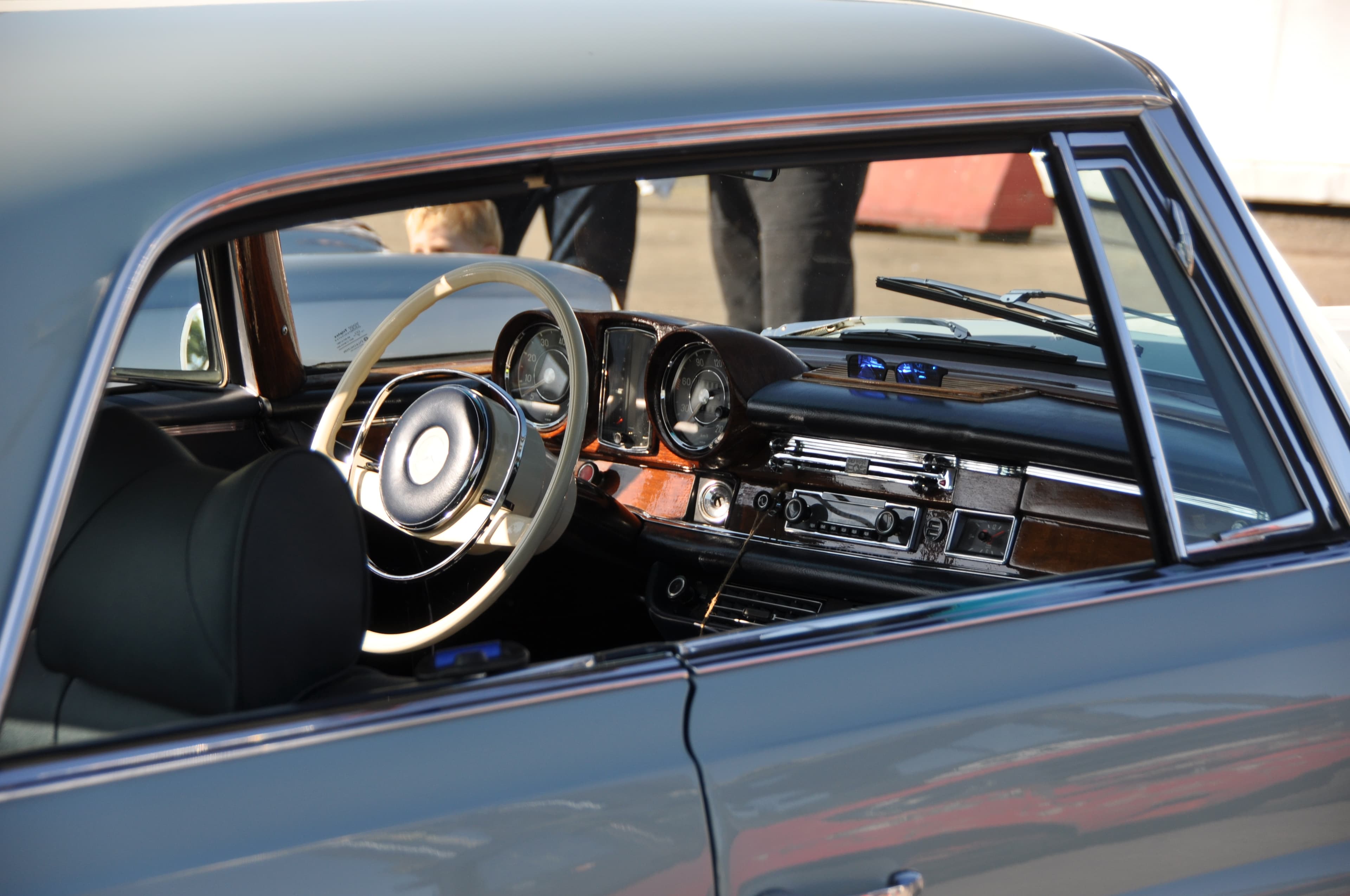 Mercedes Interieur elfenbeinfarbenes Lenkrad