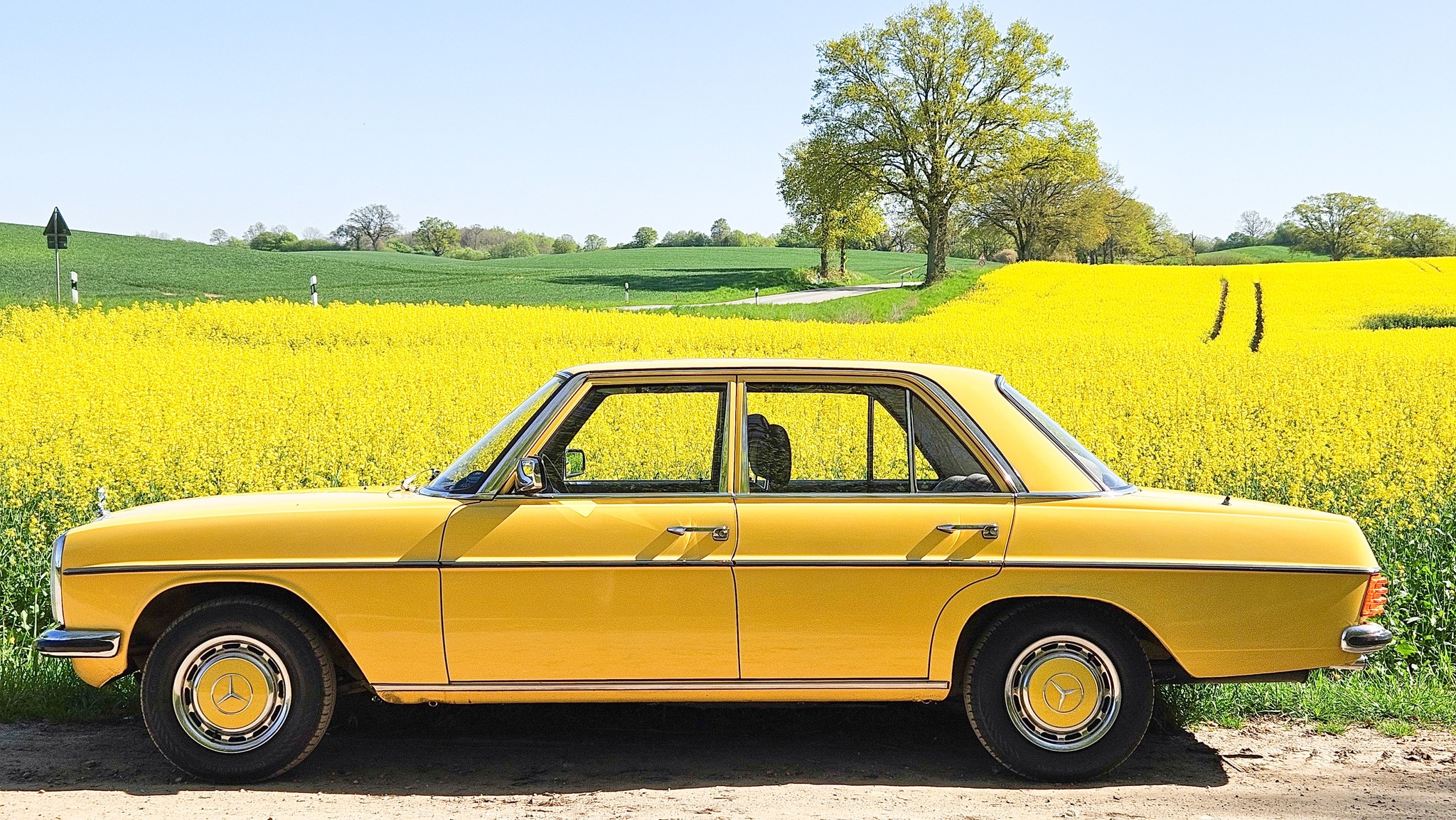 Mercedes-Benz 200 W115 (1975)